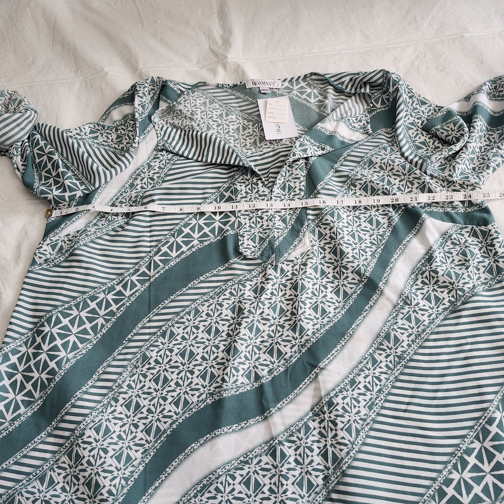 Green and White Patterned Tunic Top - Picture 4 of 7